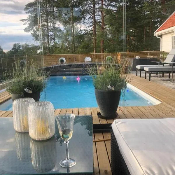 Leilighet i Sørlandshus i Son - Sjøutsikt - Nær Son Spa，位于索恩的酒店