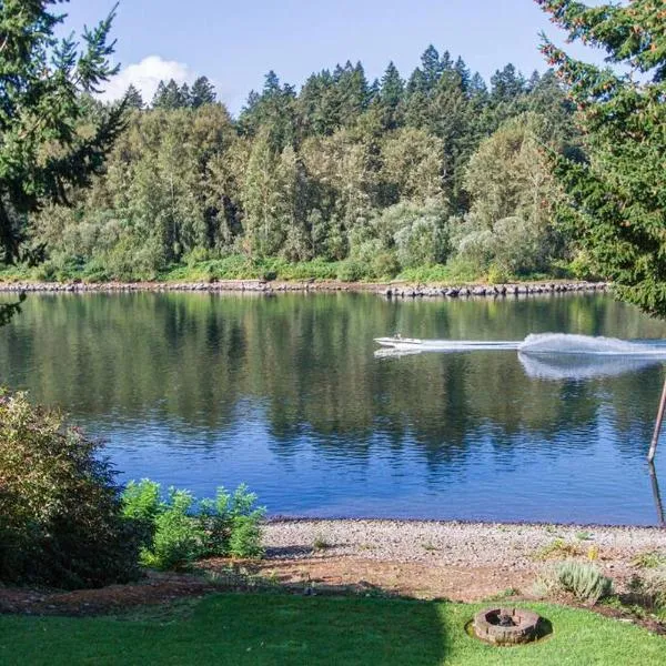 Milwaukie Riverfront Guest House，位于密尔沃基的酒店
