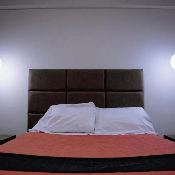 PRANA HOTEL LOUNGUE BAR，位于万卡约的酒店