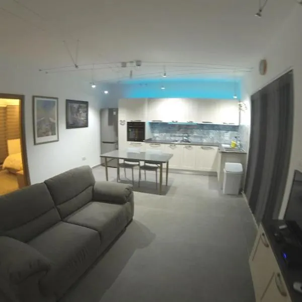 Stunning Penthouse. Fully A/C 95sqm one bedroom，位于Żejtun的酒店