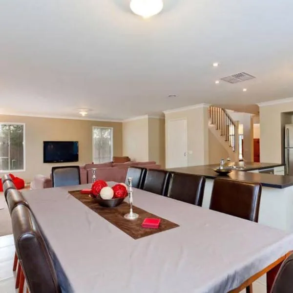 Large family getaway，位于托基的酒店