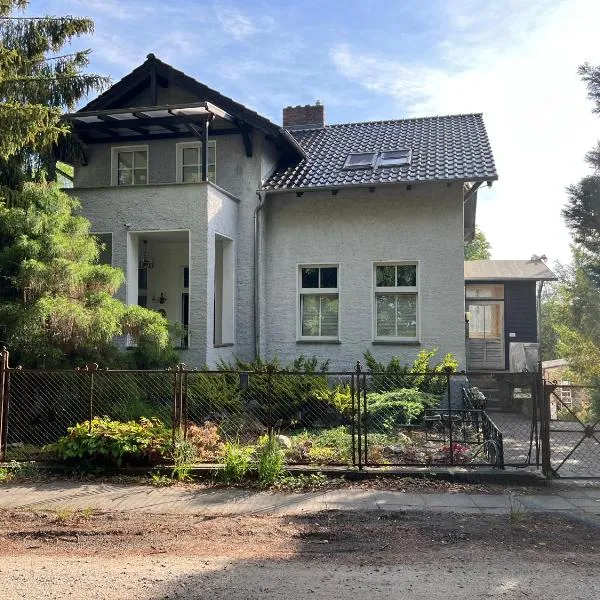 Ferienglück Isolde mit direktem Zugang zum See，位于Bergluch的酒店