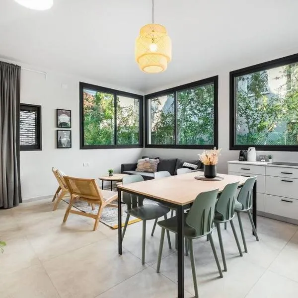 Sweet and rural home in Ra’anana，位于赖阿南纳的酒店