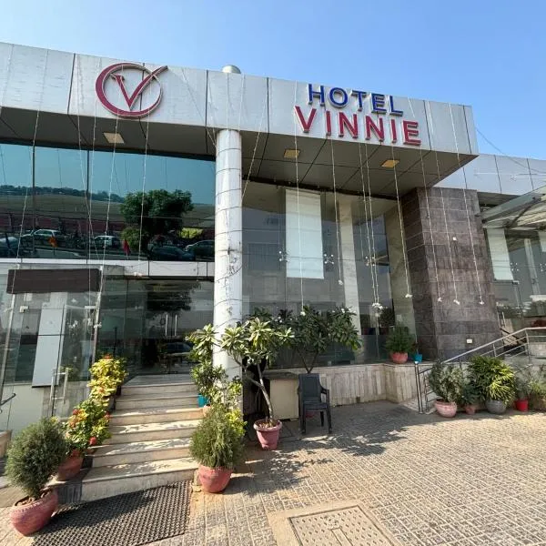 Hotel Vinnie，位于Renwāl的酒店
