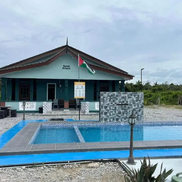 Rumah Armand Studio Family with Swimming Pool Pengkalan Balak Tg Bidara Masjid Tanah Melaka，位于Kampong Ayer Hitam Ulu的酒店