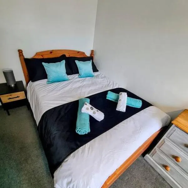 Spacious Rooms close to Aylesbury Centre - Free Fast WiFi，位于Buckinghamshire的酒店