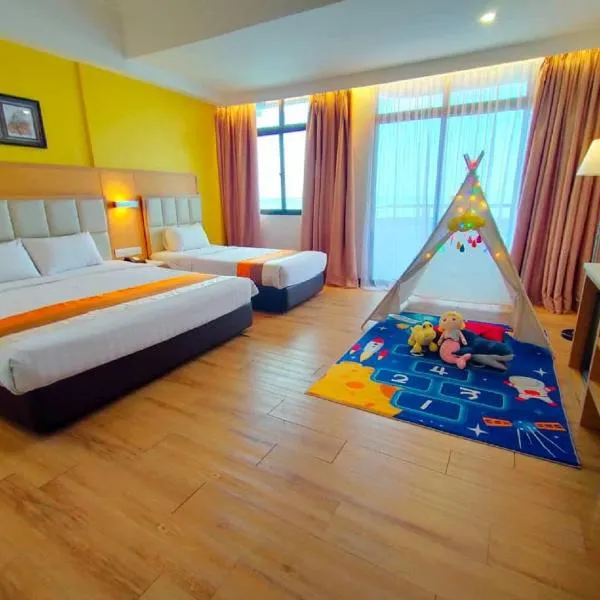 Hotel Sentral Seaview @ ​Beachfront，位于Batu Lanchang Lama的酒店