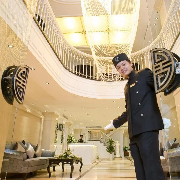 Victor Gallery hotel & spa - Victor Group，位于河内的酒店