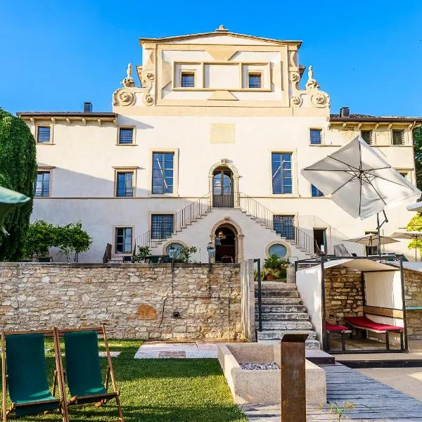 Villa Balis Crema Verona Hills，位于Corrubio的酒店