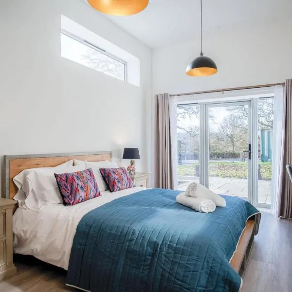 Suite 11 - Sleeping Giant Hotel - Pen Y Cae Inn，位于布雷肯的酒店