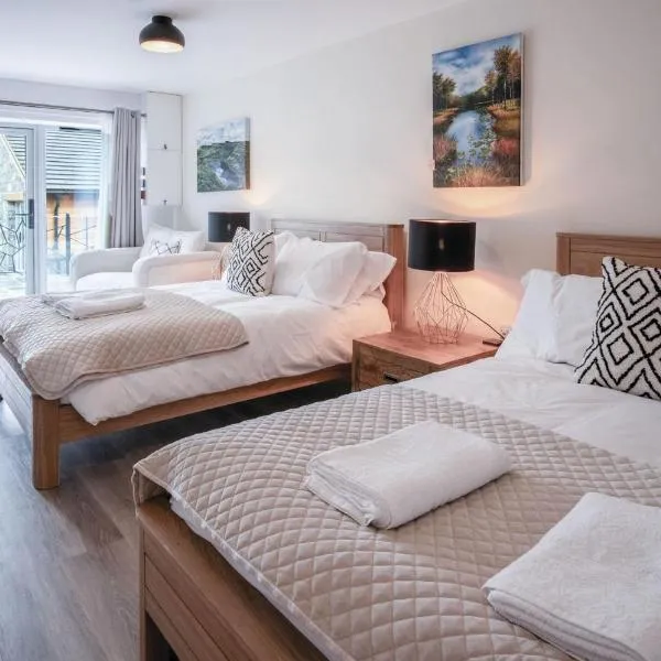 Suite 3 - Sleeping Giant Hotel - Pen Y Cae Inn，位于布雷肯的酒店