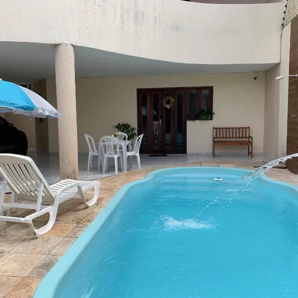 Casa 3 suítes com piscina，位于帕纳米林的酒店