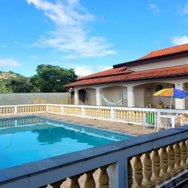 Chácara Recanto dos Sonhos，位于林多亚的酒店
