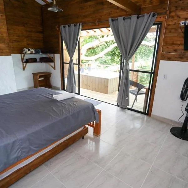 Eco Hotel La Italia- Hotel Venecia, Antioquia，位于Venecia的酒店