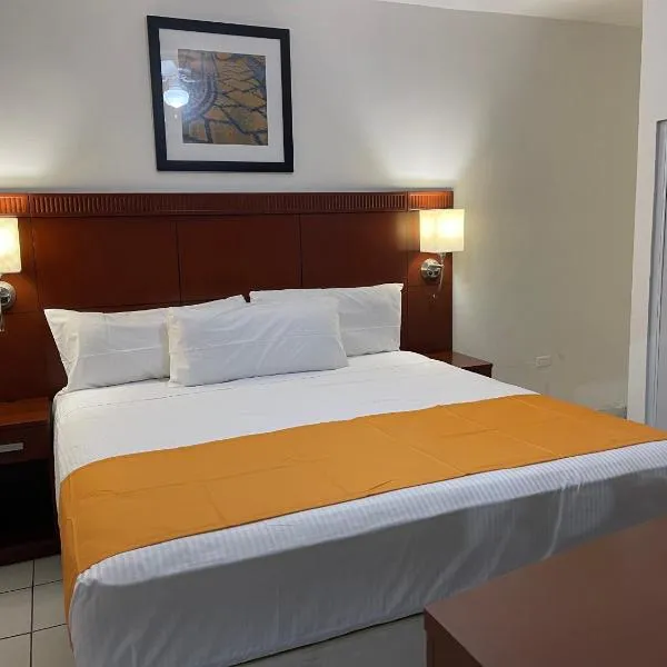 HOTEL LAS PALMAS，位于拉巴斯的酒店