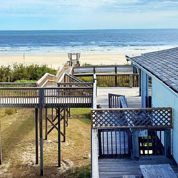 Zeus' Retreat: Your Ultimate Oceanfront Getaway，位于瑟夫赛德海滩的酒店