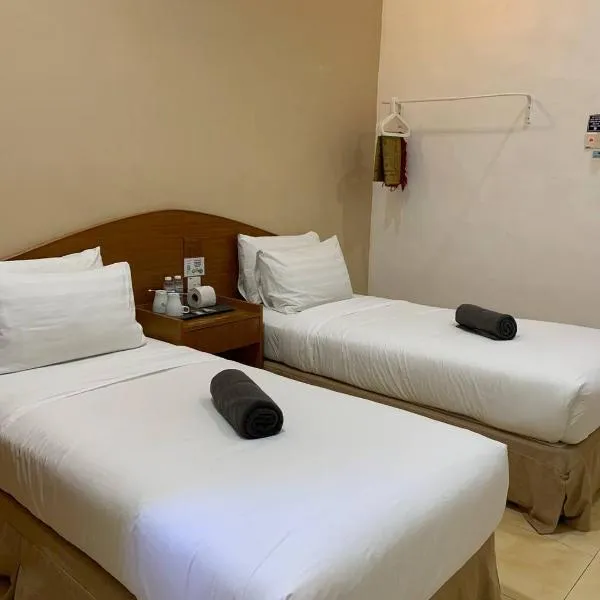ANGGERIK IMPIAN HOTEL -Best for Travellers at Kuala Berang，位于坎彭巴宋的酒店