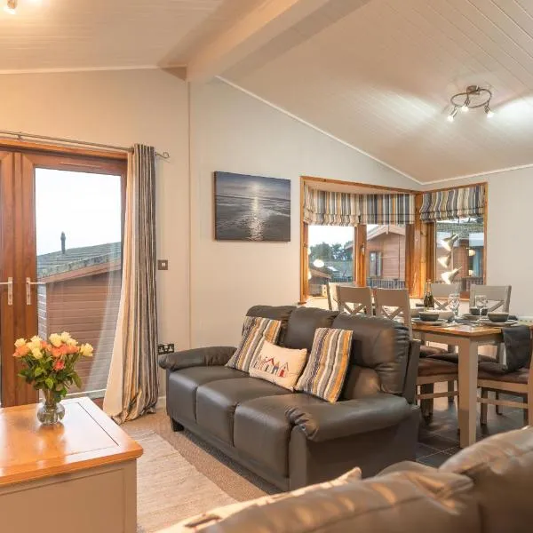 31 Ocean Terrace Lodge - 3 Bed-Sleeps 6 - Hot Tub Extra Cost TJS31OT，位于伍拉科姆的酒店