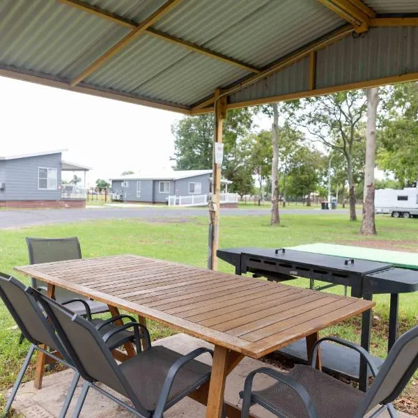 Coonamble Riverside Caravan Park，位于Coonamble的酒店