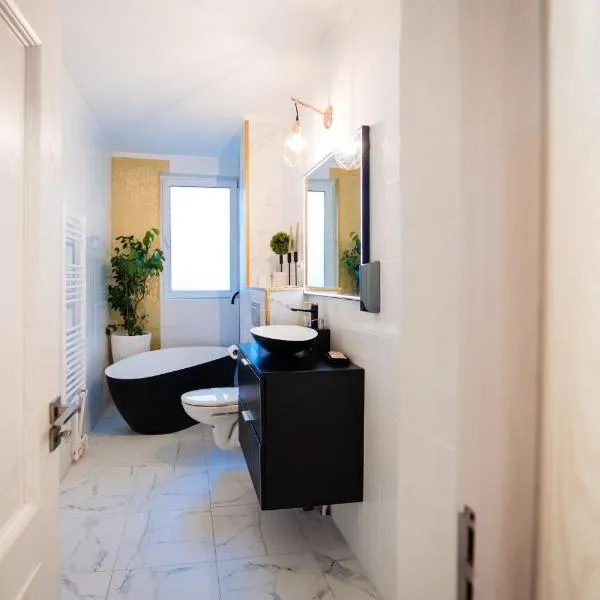 Complex Omnia - Apartamente Husi，位于Huşi的酒店