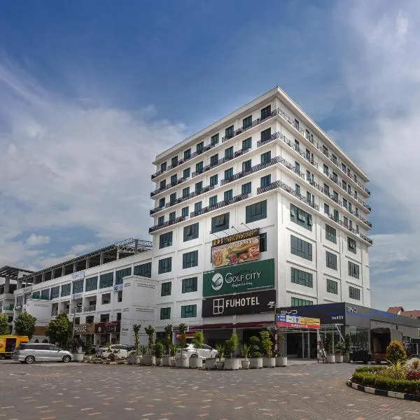 FUHOTEL，位于Kampong Telok的酒店