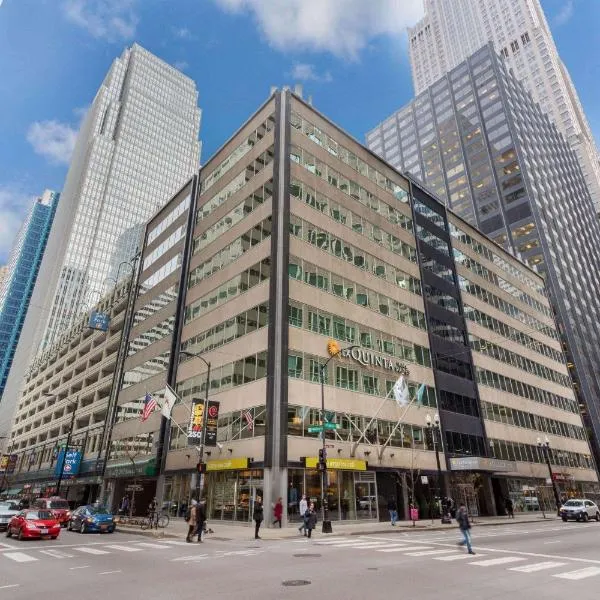 La Quinta Inn & Suites by Wyndham Chicago Downtown，位于芝加哥的酒店