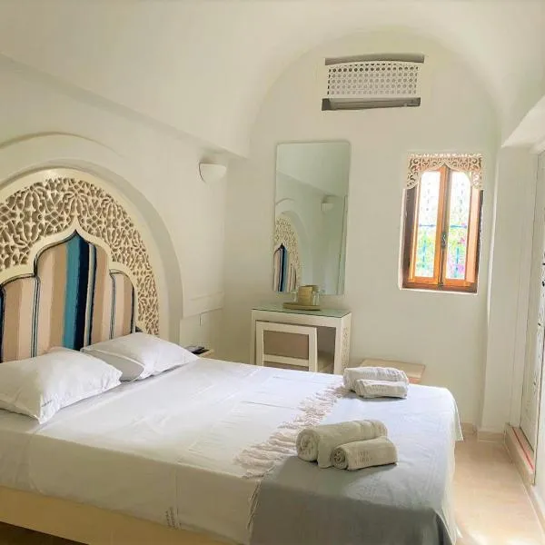 Hôtel Djerba Authentique - Au centre de Midoun，位于Al Ḩaddādah的酒店