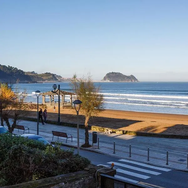 Pensión Zarauz Playa，位于扎鲁亚斯的酒店