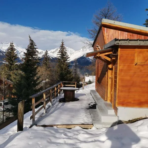 Petit chalet Valfréjus pied des pistes，位于Villarodin-Bourget的酒店