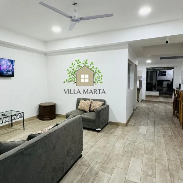 Hostal Villa Marta，位于Candelaria de La Frontera的酒店