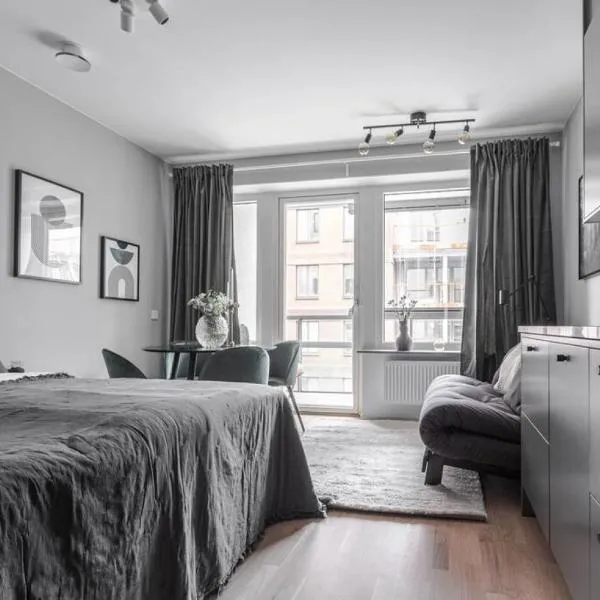 Beautiful and cozy Studio in a New building，位于斯德哥尔摩的酒店