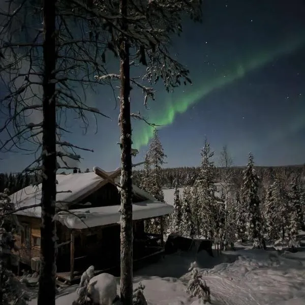 Lapland Riverside Cabin, Äkäsjoki Hideaway - Riverview, Traditional Sauna, Avanto, WiFi, Ski, Ylläs，位于科拉里的酒店