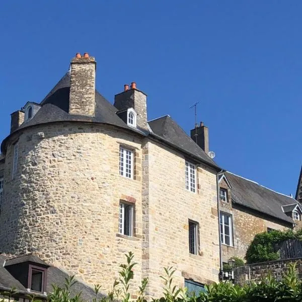 La maison sur les remparts，位于栋弗龙的酒店