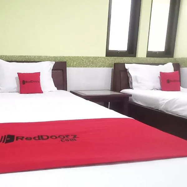 RedDoorz Syariah near Bypass Krian，位于Gabung的酒店