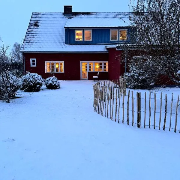 Ferienhaus am Saaler Bodden，位于Lüdershagen的酒店