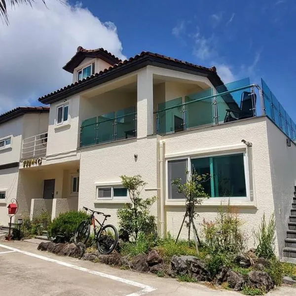 Aewol Gwangryeong House，位于济州市的酒店