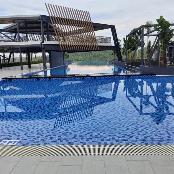 NurAz Residensi Adelia2, Bangi Avenue, Free wifi, Pool，位于加影的酒店