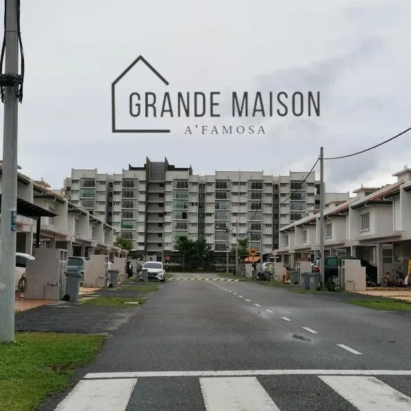 GRANDE MAISON HOMES 2 A'Famosa Golf view Near WATERPARK l UITM l HONDA l Netflix l Self Check in，位于马日丹那的酒店