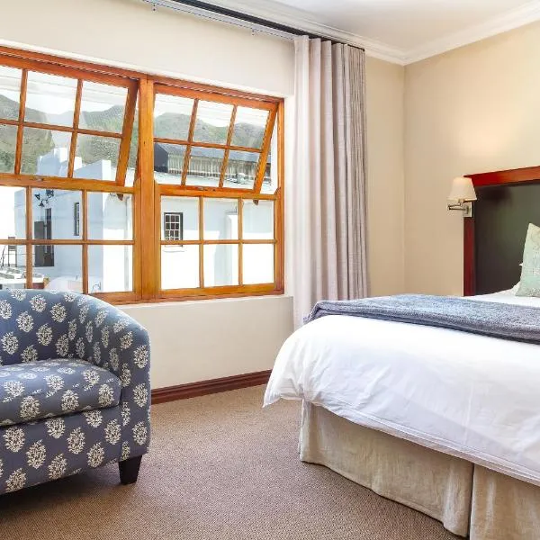 Noordhoek Village Hotel，位于St James的酒店