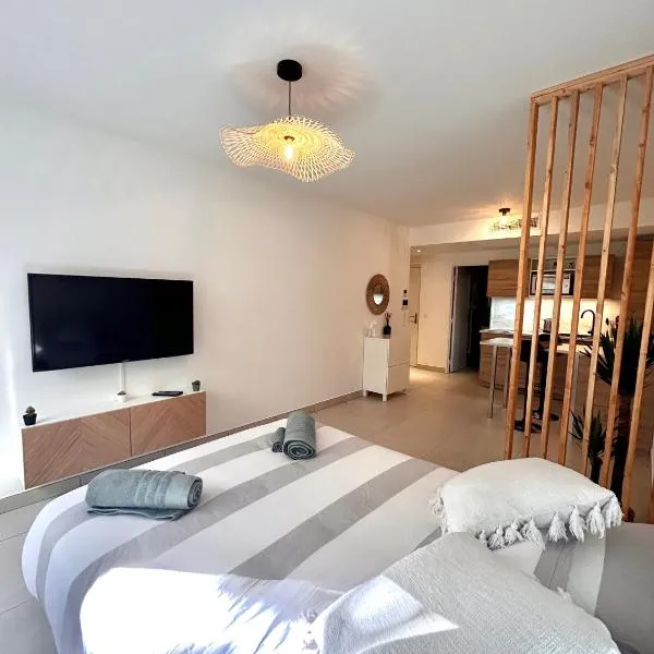 Appartement neuf coup de coeur entre Èze et Monaco，位于艾日的酒店
