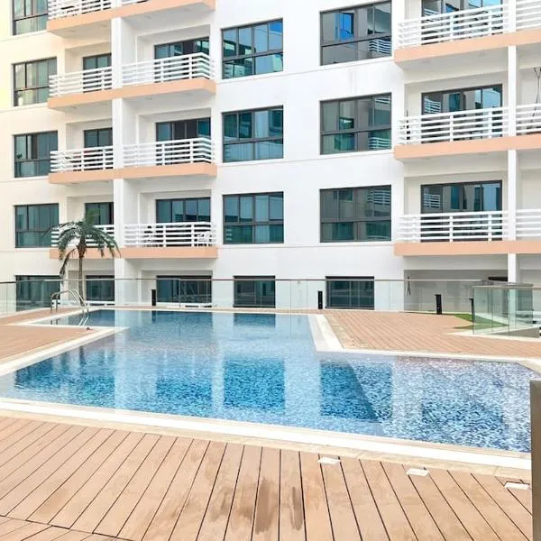 1BHK Near Airport, Pool, Parking，位于马斯喀特的酒店