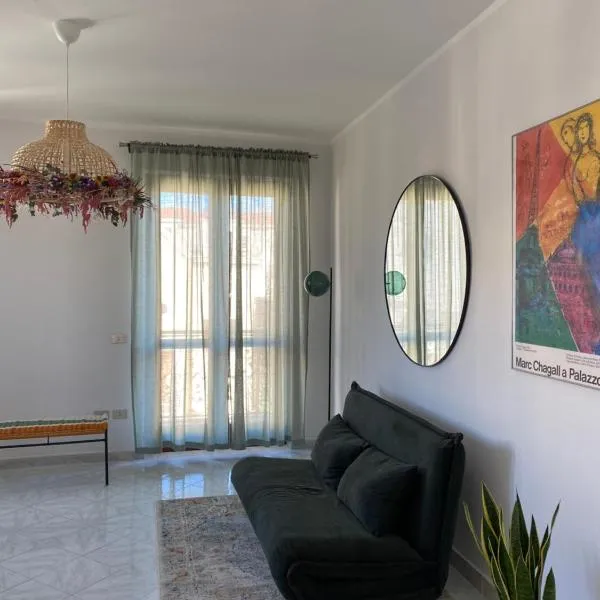 NICE - camere con bagno privato，位于Lioni的酒店