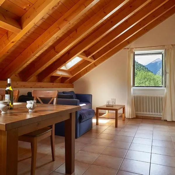 Wild Valley Forest View 4 in Valle Onsernone，位于Crana的酒店