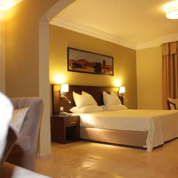 努瓦克肖特毛里中心酒店，位于努瓦克肖特的酒店