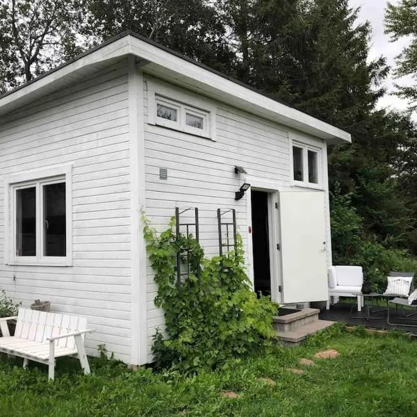 Hässleholm med närhet till strövområde och sjö，位于Tormestorp的酒店