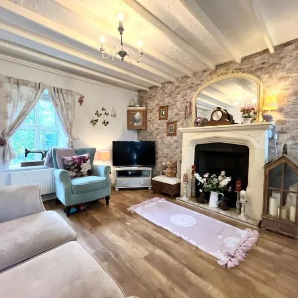 Wisteria Cottage an authentic and enchanting 2 bedroom cottage experience，位于阿伯代尔的酒店