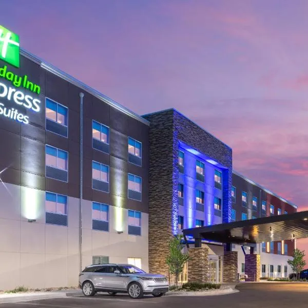 Holiday Inn Express & Suites - Colorado Springs South I-25, an IHG Hotel，位于马尼温泉的酒店