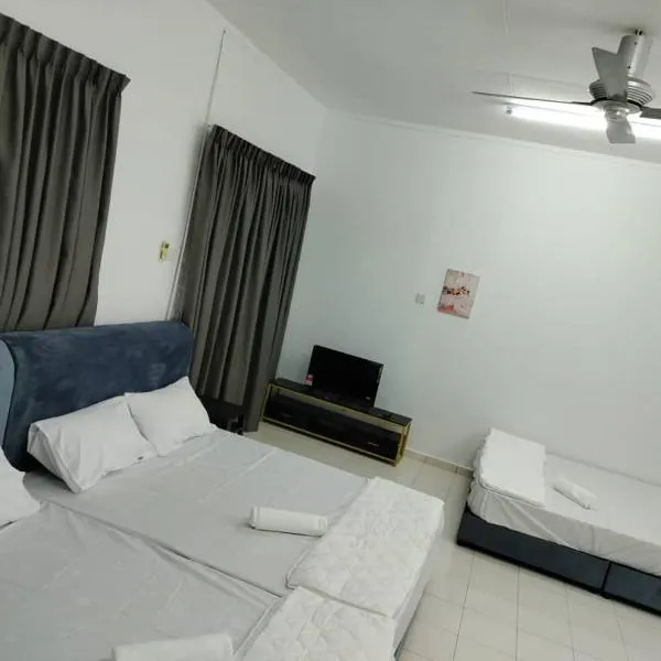 CMN Hotel & Homestay，位于Kampung Tanjung Puteri的酒店