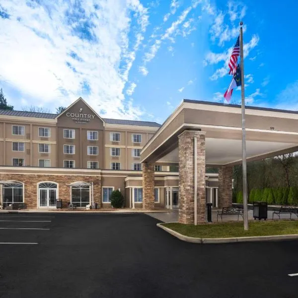 Country Inn & Suites by Radisson Asheville Downtown Tunnel Road，位于Sulphur Springs的酒店