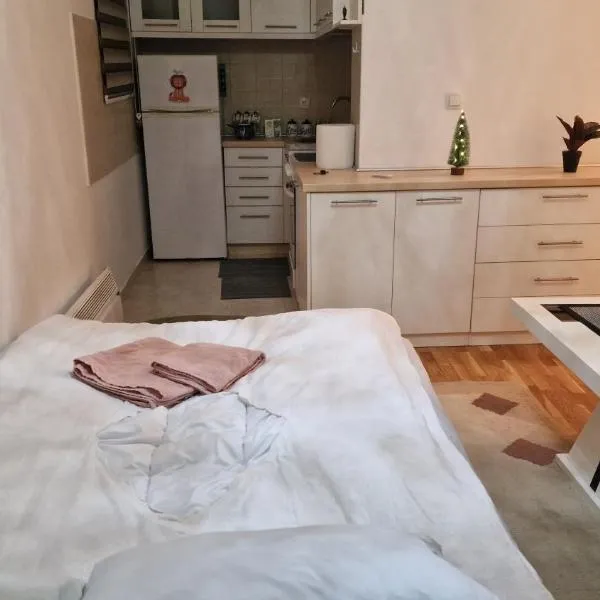 Laki 15，位于Kaluđerica的酒店